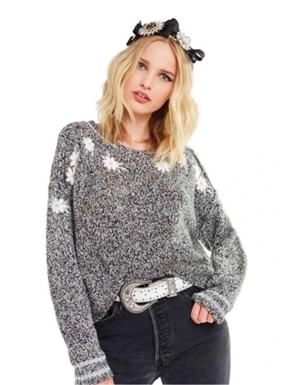Wildfox Flower Field Lewis Embroidered Sweater SZ S Bkack Off White